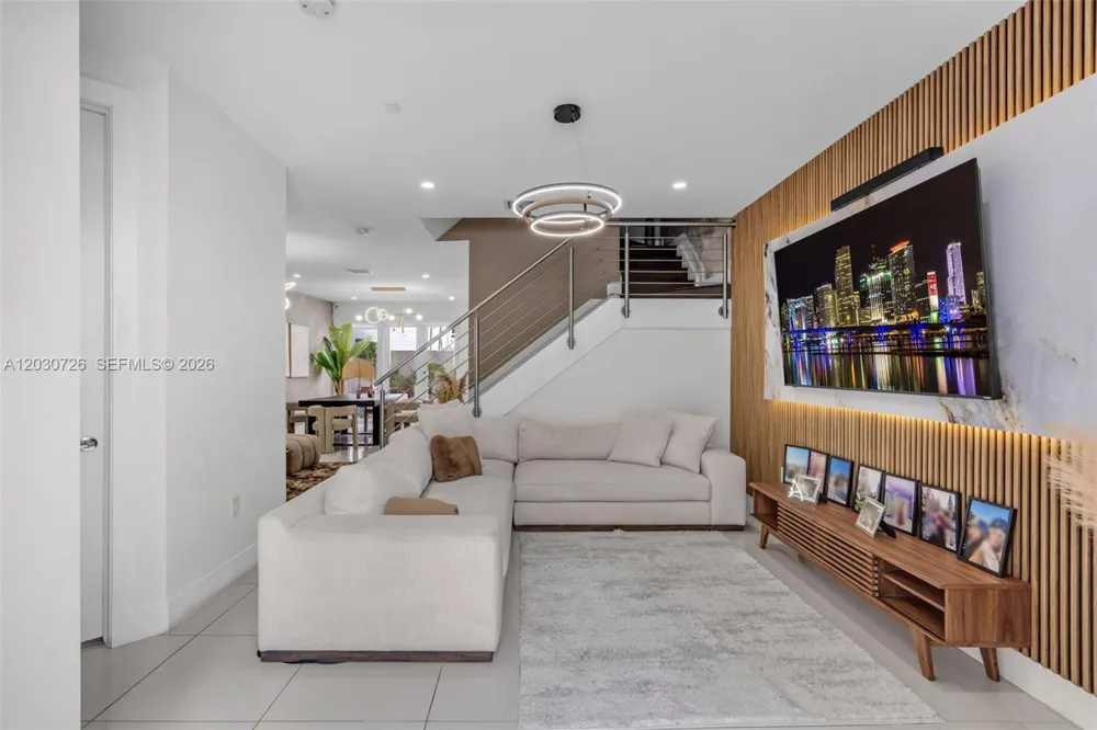 10545 NW 63rd Ter Doral, FL 33178