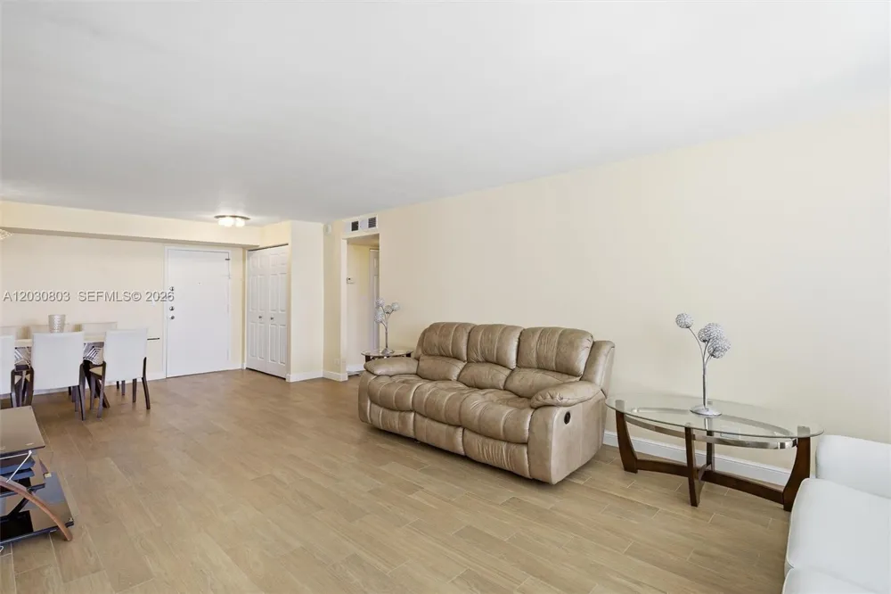 231 174th St #901 Sunny Isles Beach, FL 33160