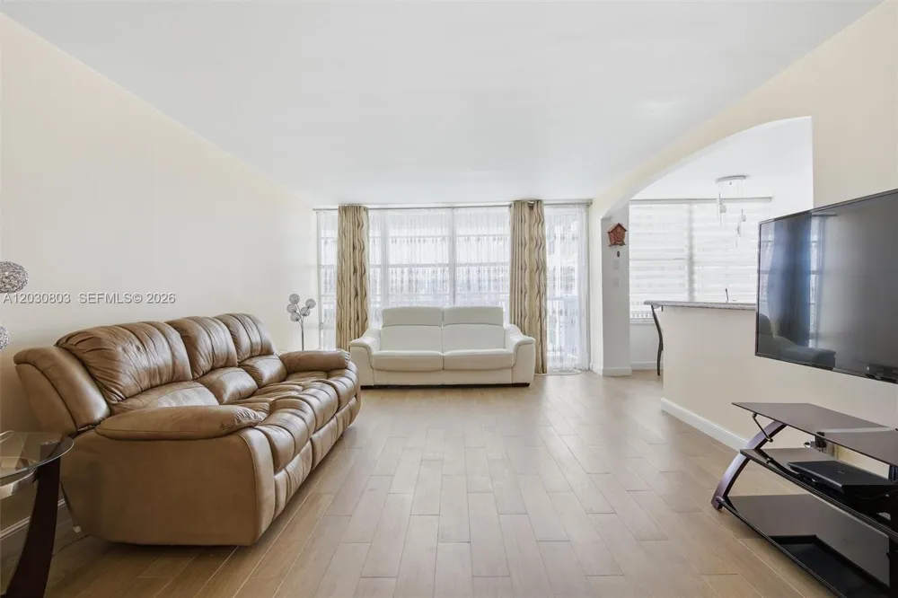 231 174th St #901 Sunny Isles Beach, FL 33160