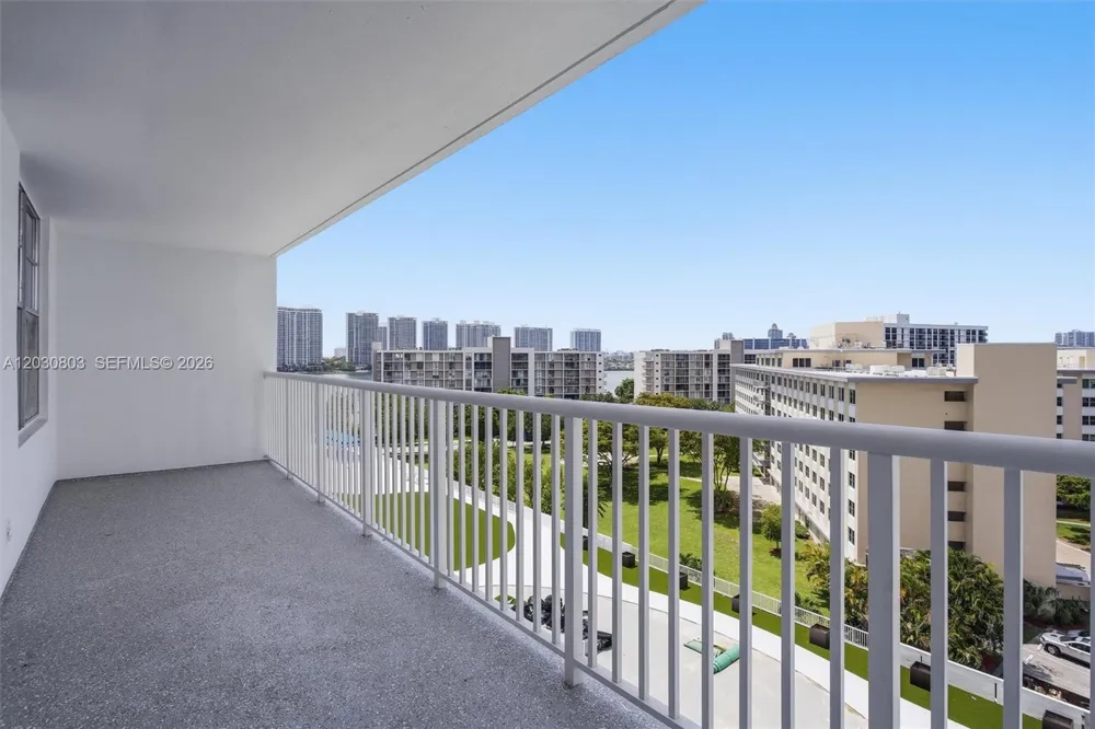 231 174th St #901 Sunny Isles Beach, FL 33160
