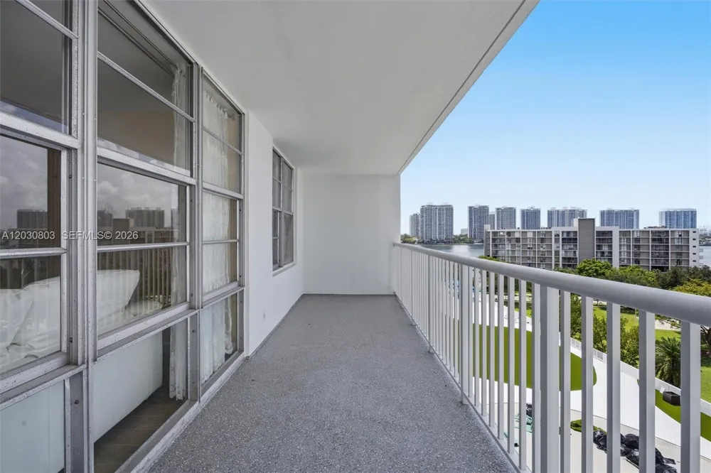 231 174th St #901 Sunny Isles Beach, FL 33160