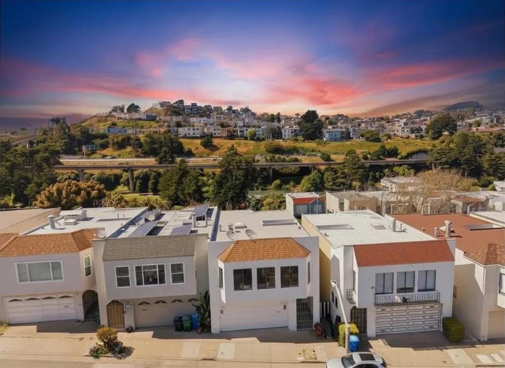 16 Moneta Court