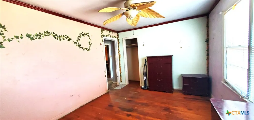 112 College Avenue Oglesby, TX 76561