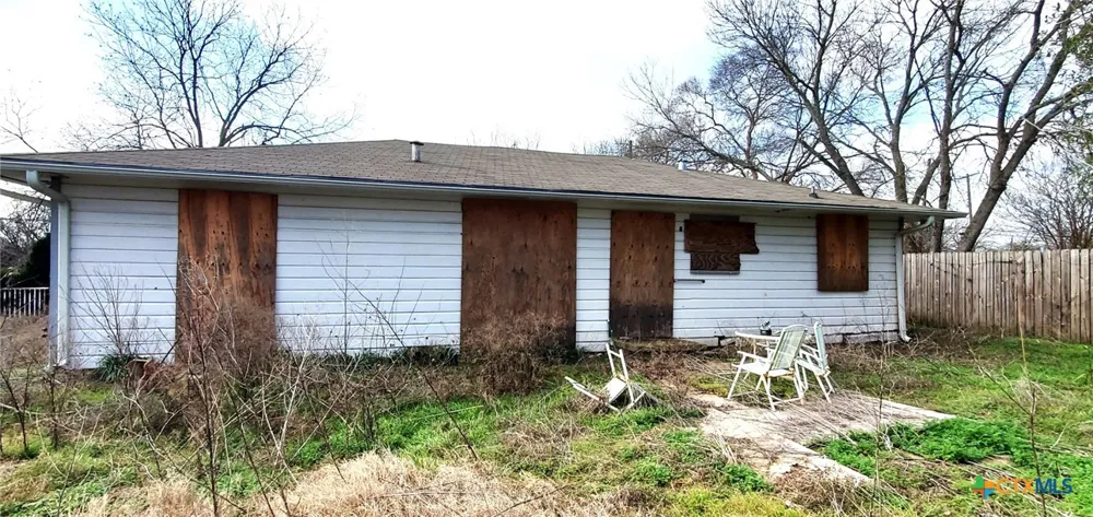 112 College Avenue Oglesby, TX 76561