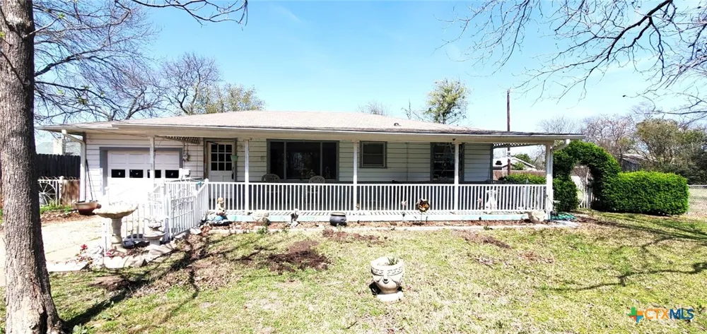 112 College Avenue Oglesby, TX 76561