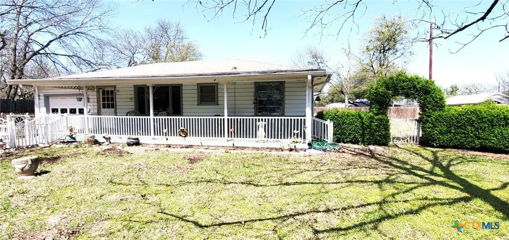112 College Avenue Oglesby, TX 76561