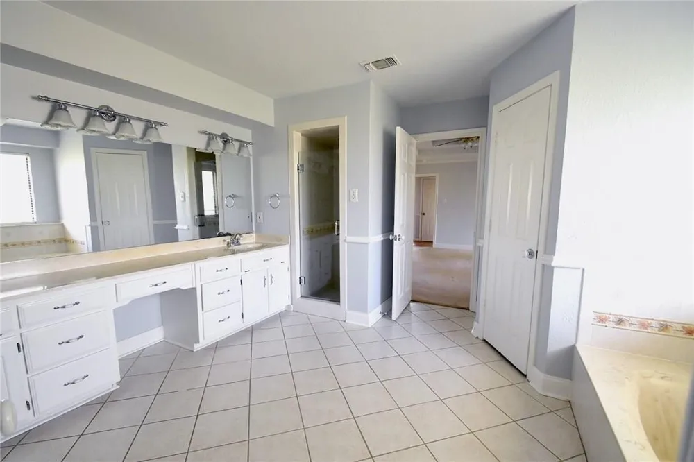 16 Lee Circle Heath, TX 75032