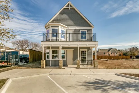 560 S Coppell Road #E