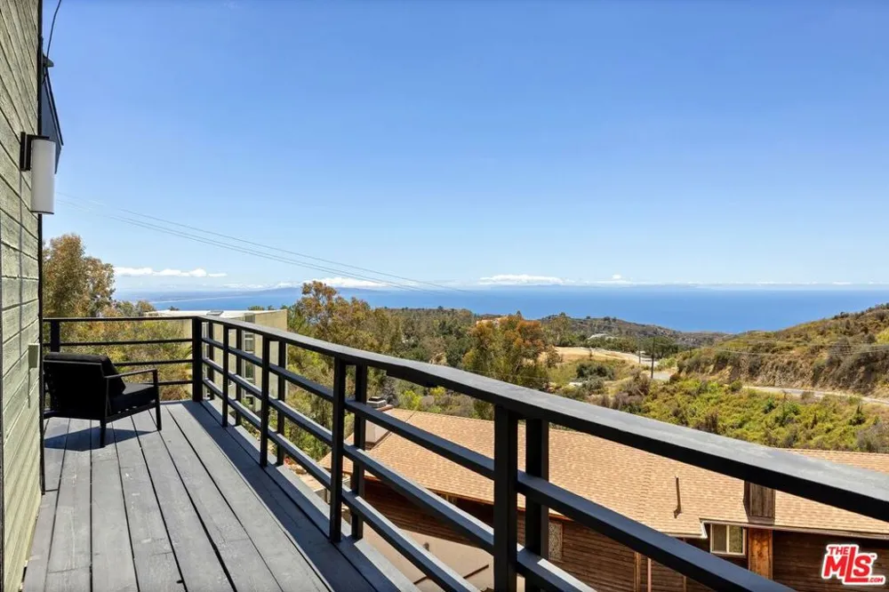 21625 Saddle Peak Road Topanga, CA 90290