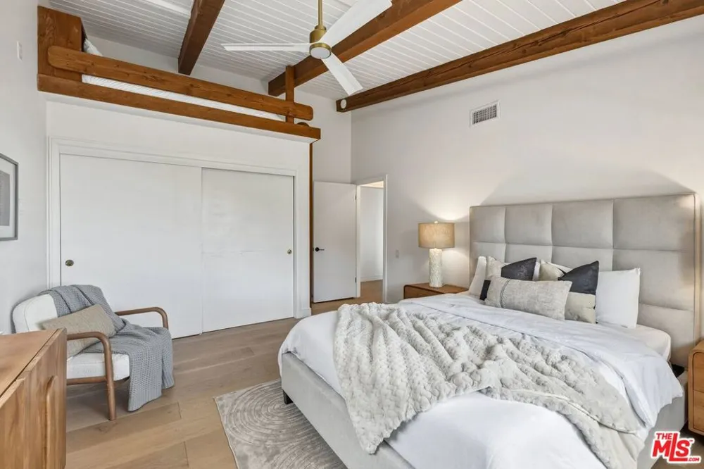 21625 Saddle Peak Road Topanga, CA 90290