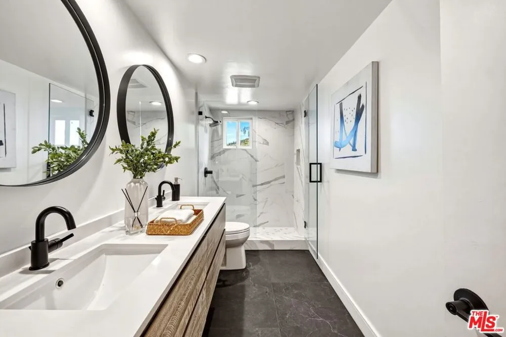 21625 Saddle Peak Road Topanga, CA 90290