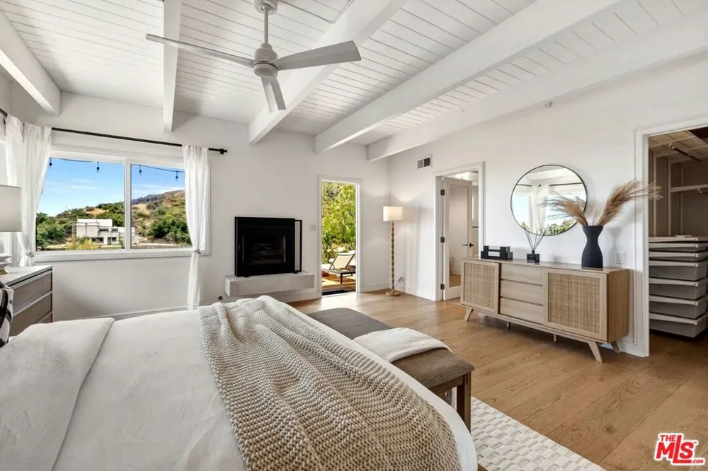 21625 Saddle Peak Road Topanga, CA 90290