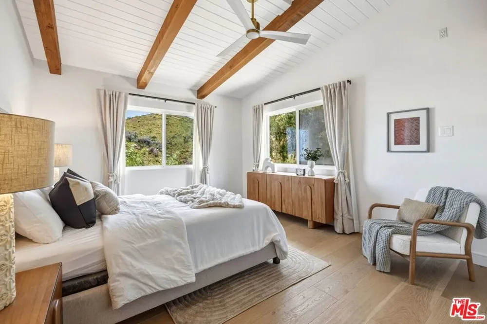 21625 Saddle Peak Road Topanga, CA 90290