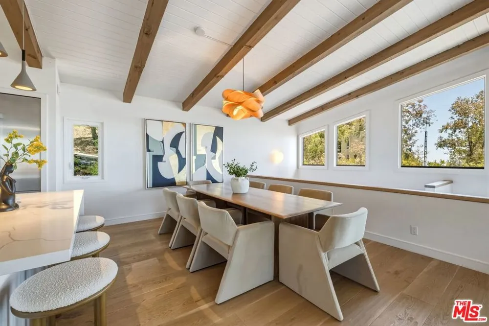 21625 Saddle Peak Road Topanga, CA 90290