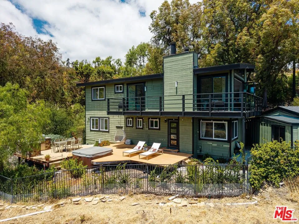 21625 Saddle Peak Road Topanga, CA 90290