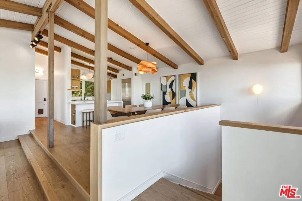 21625 Saddle Peak Road Topanga, CA 90290