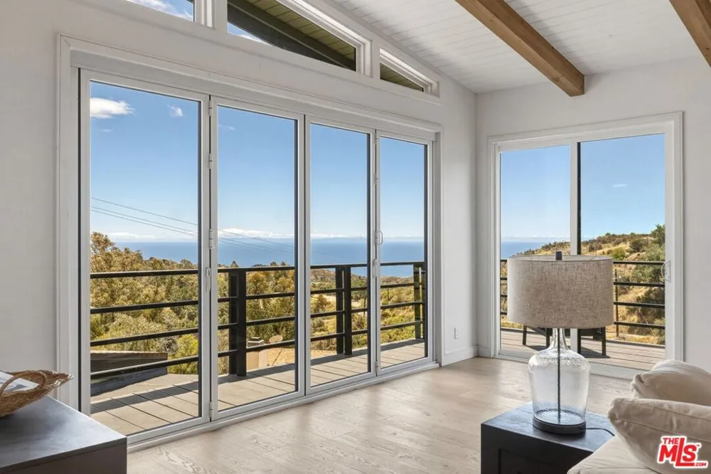 21625 Saddle Peak Road Topanga, CA 90290