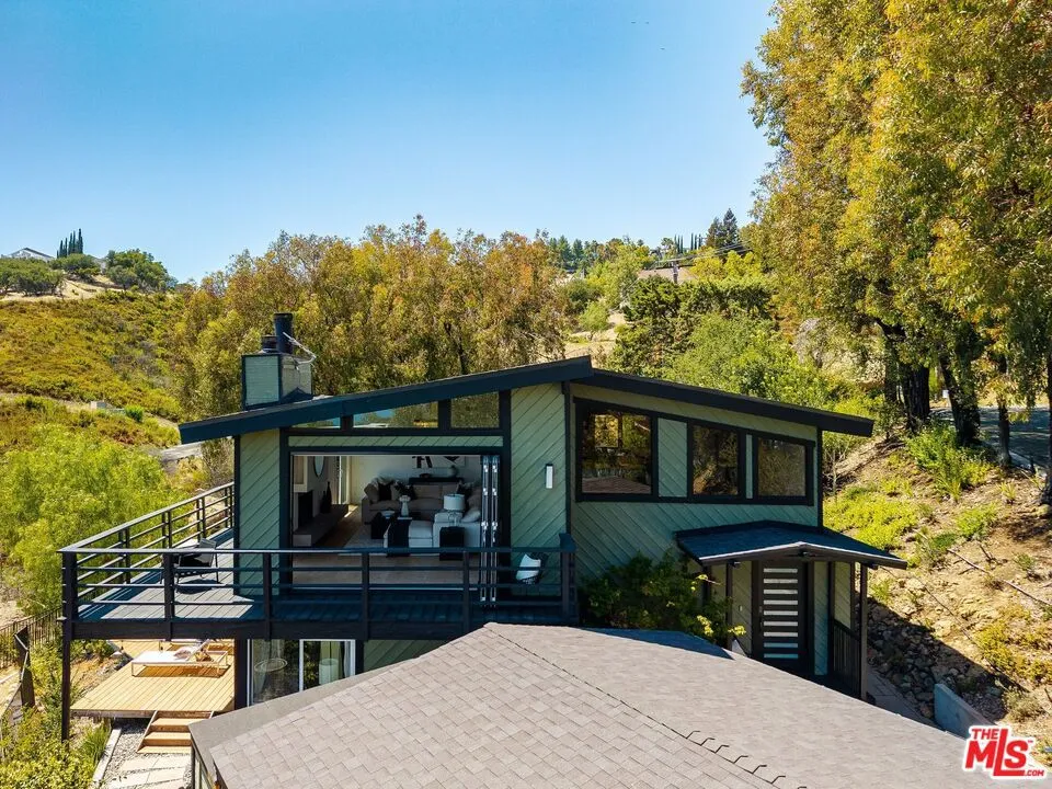 21625 Saddle Peak Road Topanga, CA 90290