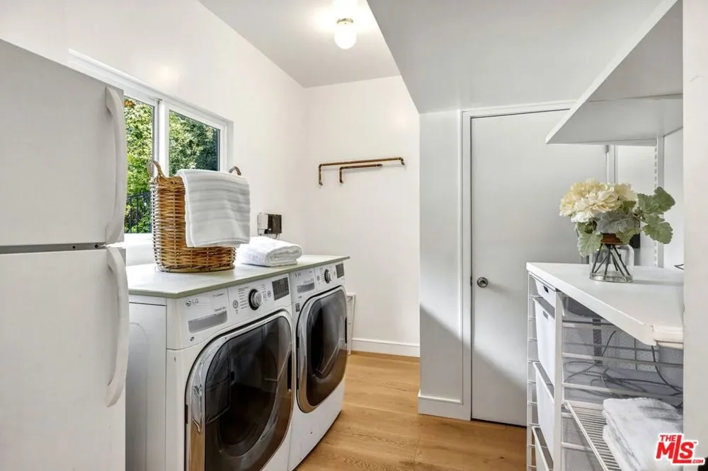 21625 Saddle Peak Road Topanga, CA 90290