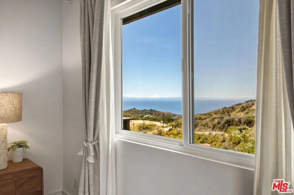 21625 Saddle Peak Road Topanga, CA 90290