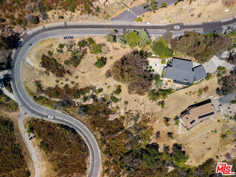21625 Saddle Peak Road Topanga, CA 90290