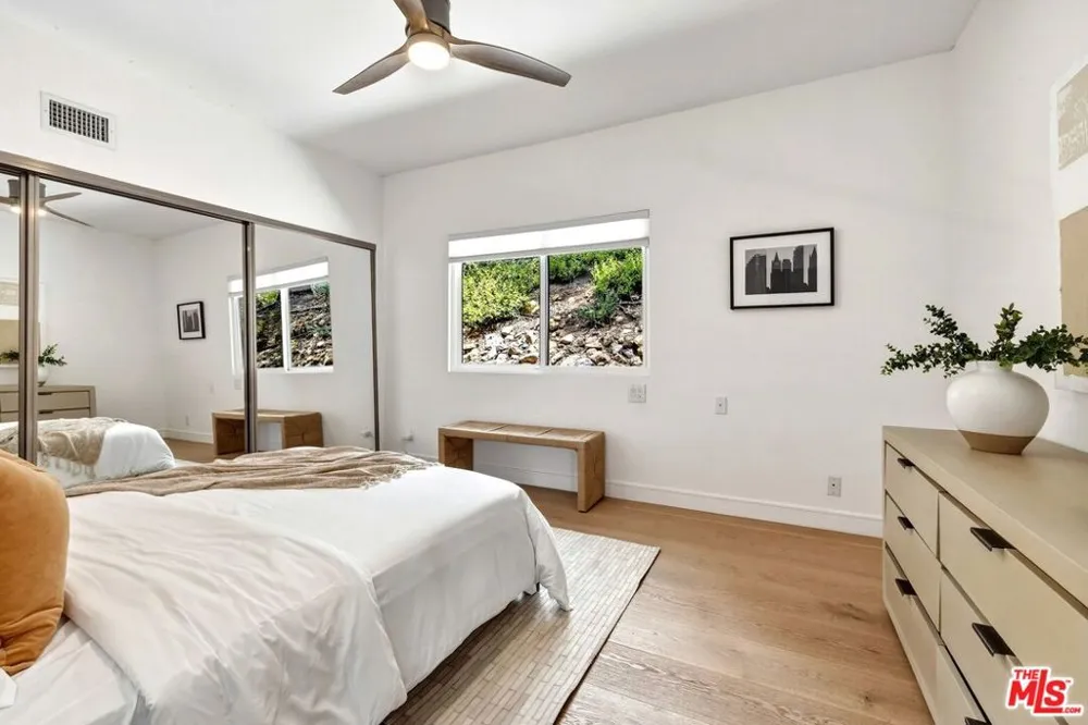 21625 Saddle Peak Road Topanga, CA 90290