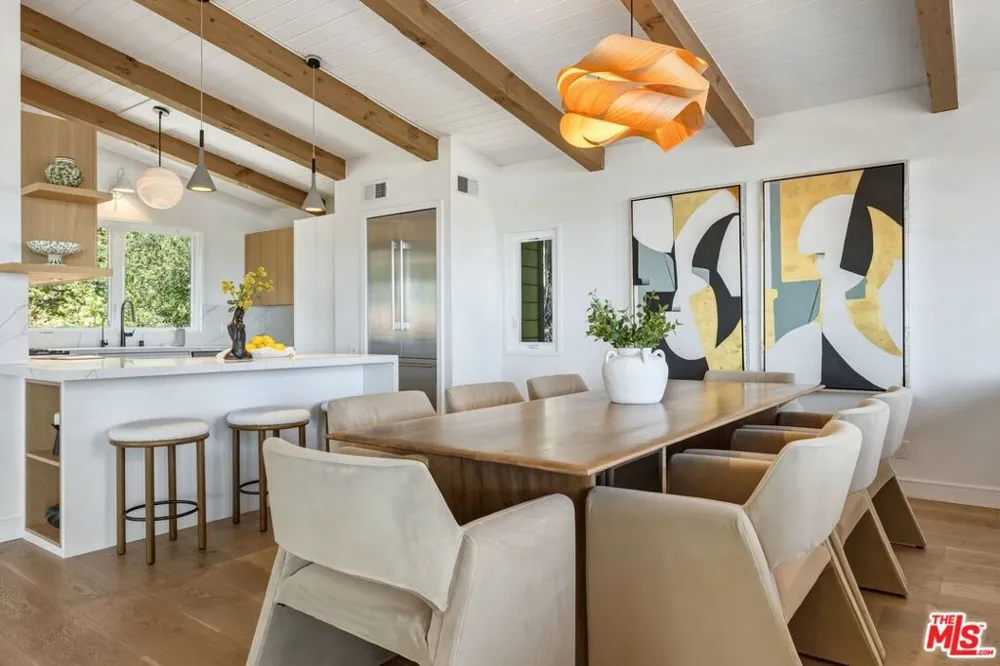 21625 Saddle Peak Road Topanga, CA 90290