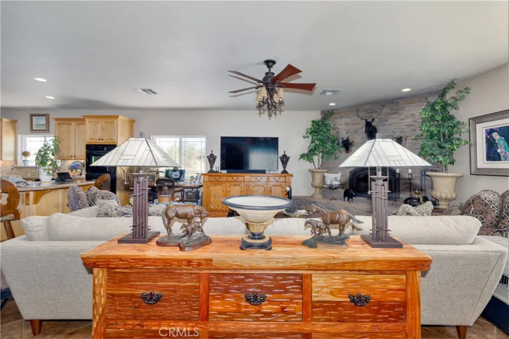 52775 Pipes Canyon Road Pioneertown, CA 92268
