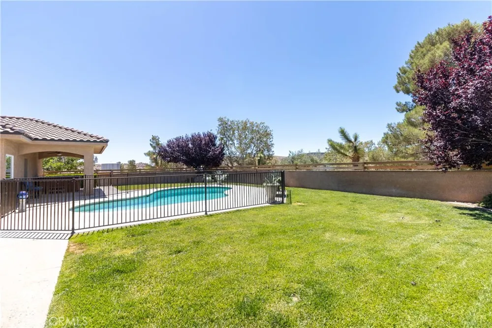 52775 Pipes Canyon Road Pioneertown, CA 92268