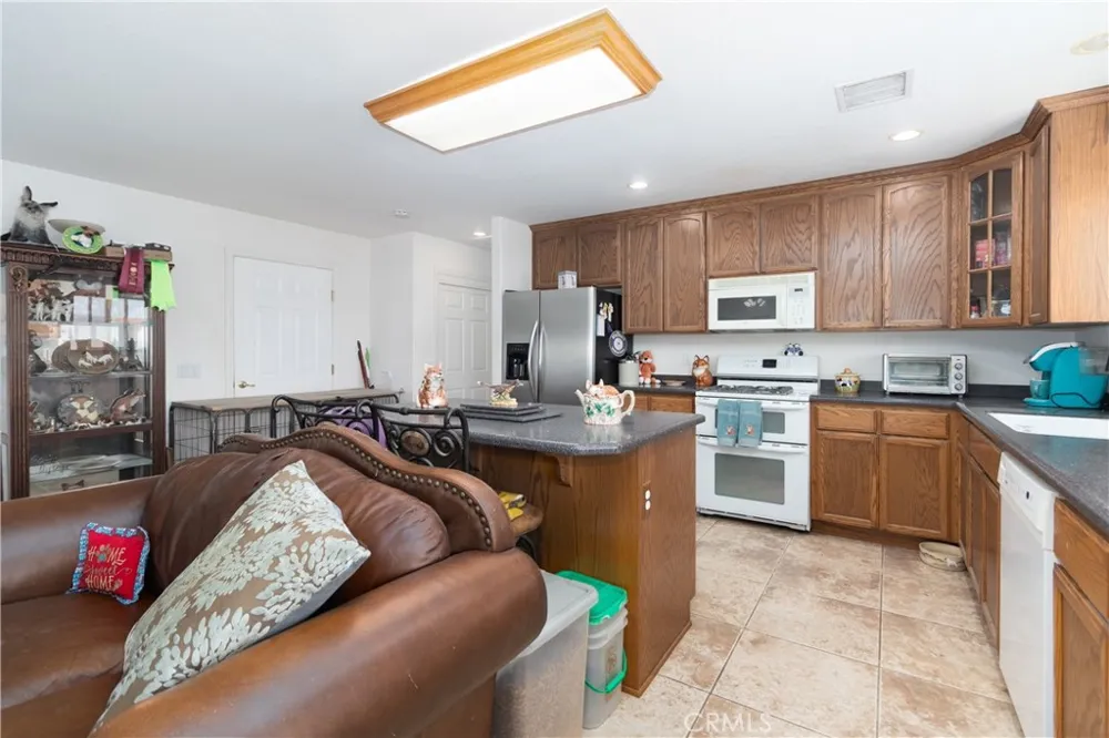 52775 Pipes Canyon Road Pioneertown, CA 92268