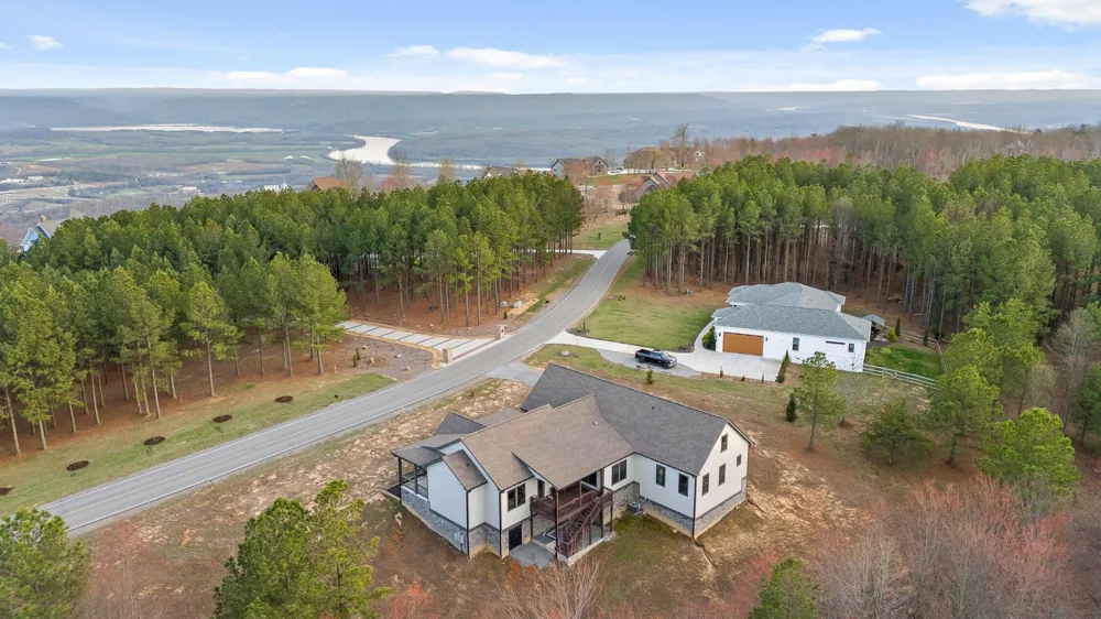 2323 River Bluffs Drive Jasper, TN 37347