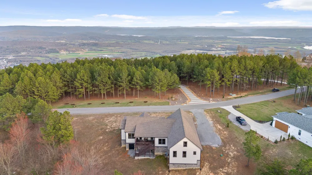 2323 River Bluffs Drive Jasper, TN 37347