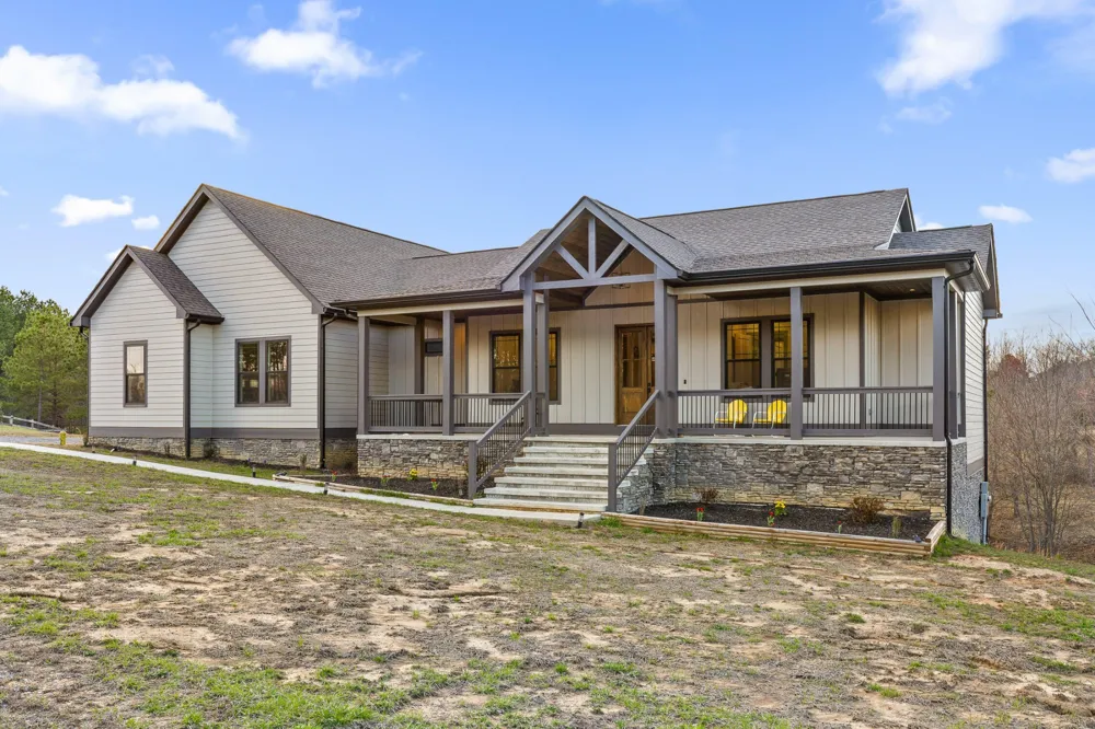 2323 River Bluffs Drive Jasper, TN 37347