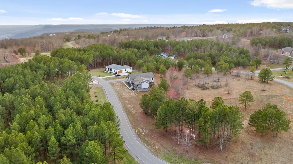 2323 River Bluffs Drive Jasper, TN 37347