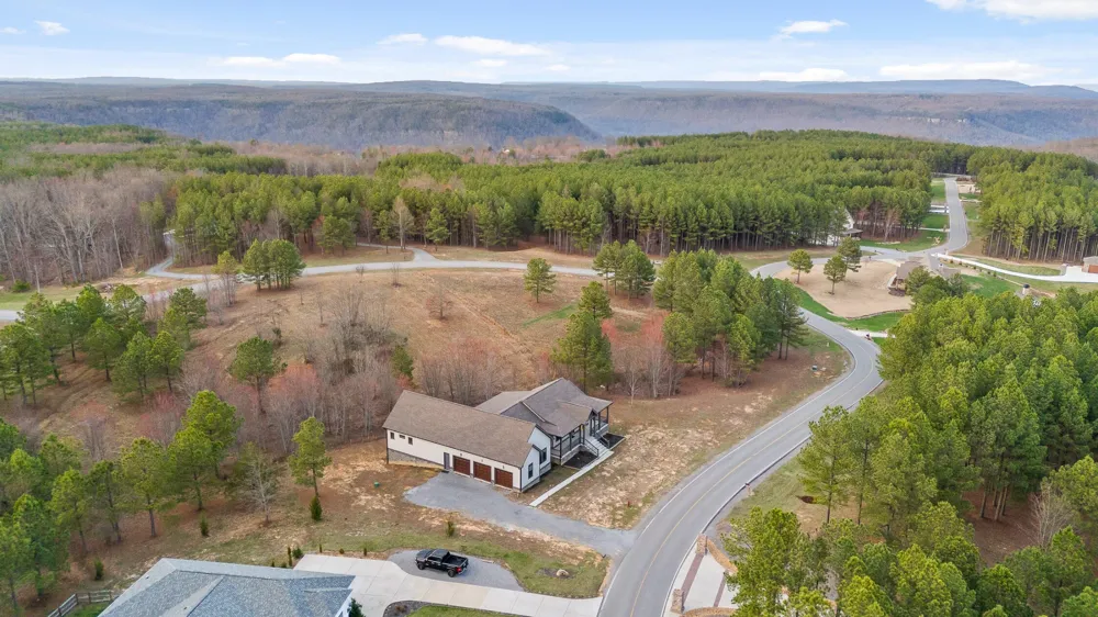 2323 River Bluffs Drive Jasper, TN 37347