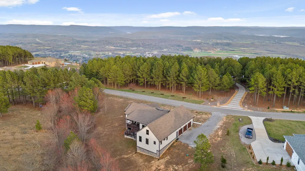 2323 River Bluffs Drive Jasper, TN 37347