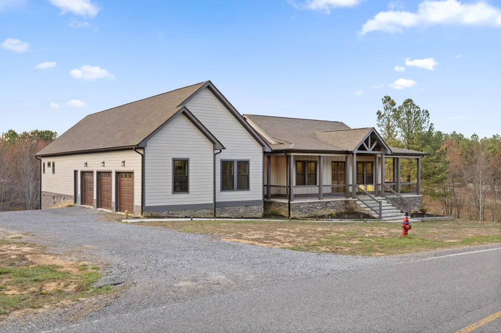2323 River Bluffs Drive Jasper, TN 37347