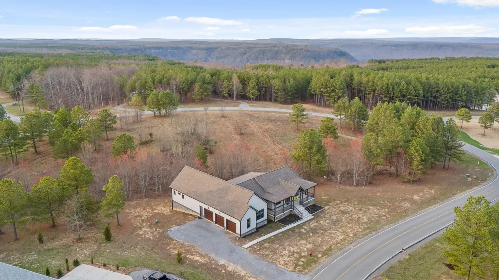 2323 River Bluffs Drive Jasper, TN 37347