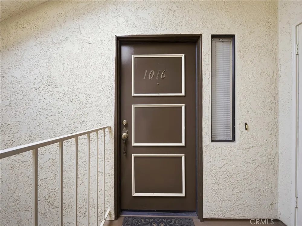 18168 W Sundowner Way #1016 Canyon Country, CA 91387