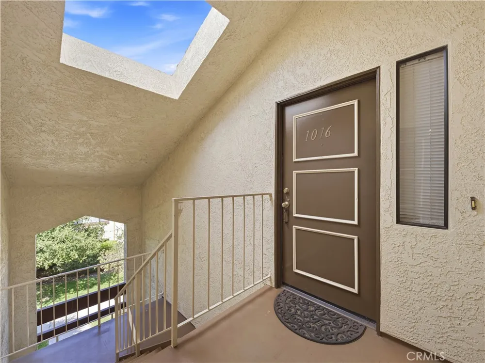 18168 W Sundowner Way #1016 Canyon Country, CA 91387
