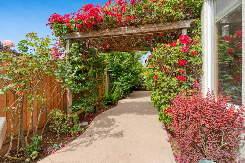 75 Paseo Drive Watsonville, CA 95076
