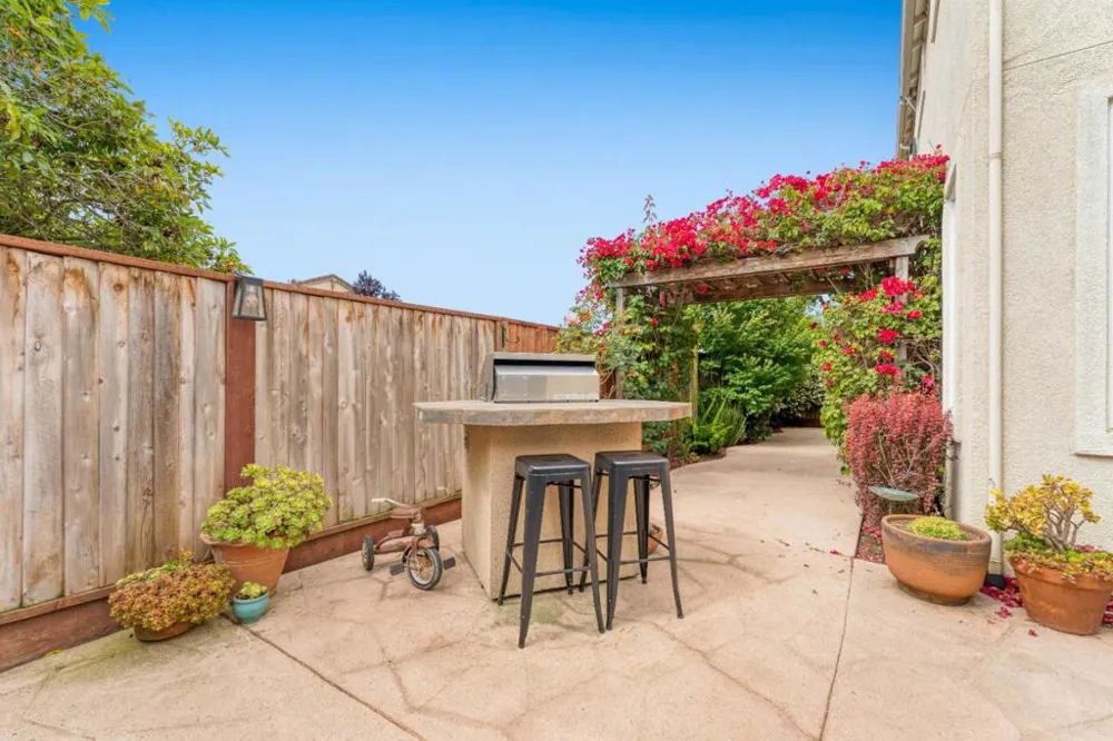 75 Paseo Drive Watsonville, CA 95076