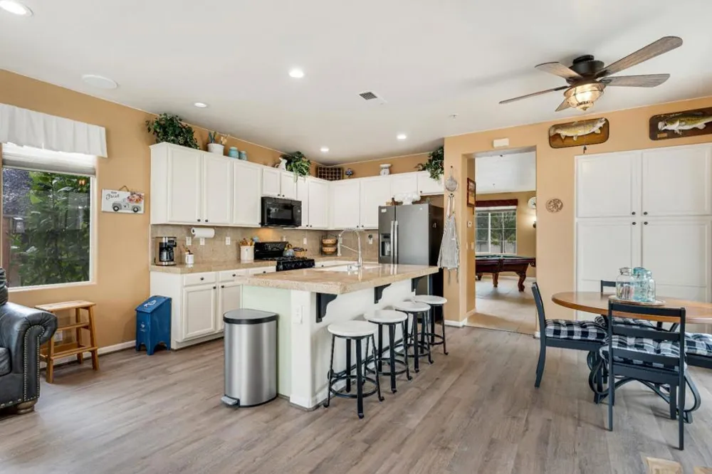 75 Paseo Drive Watsonville, CA 95076