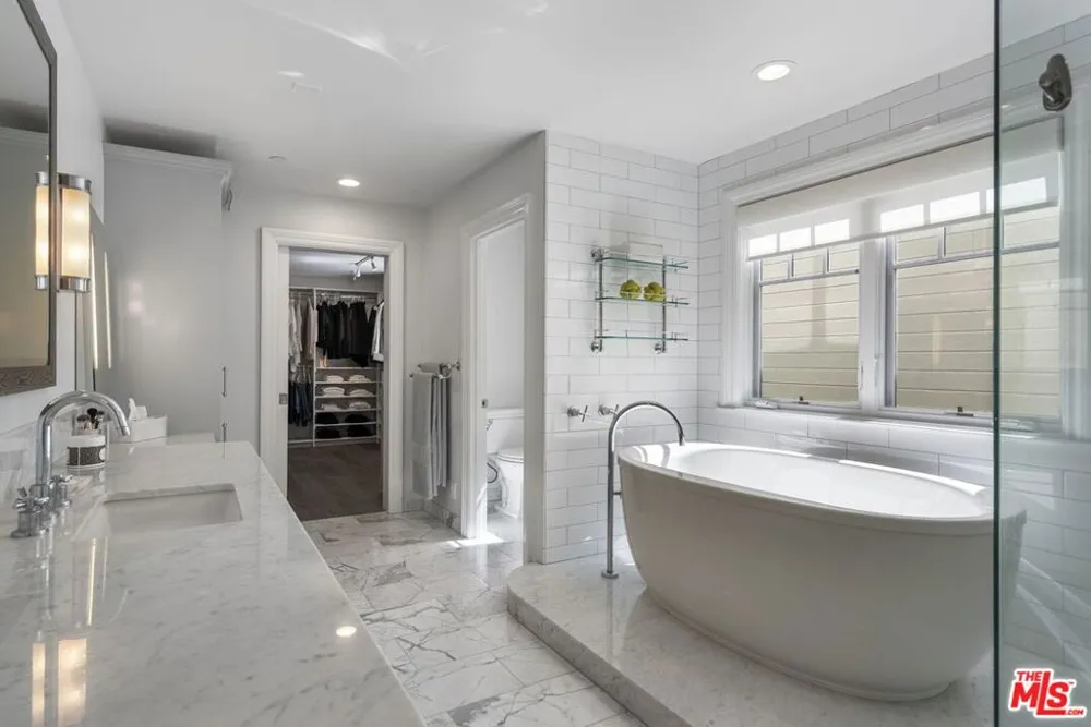 636 12th Street Manhattan Beach, CA 90266
