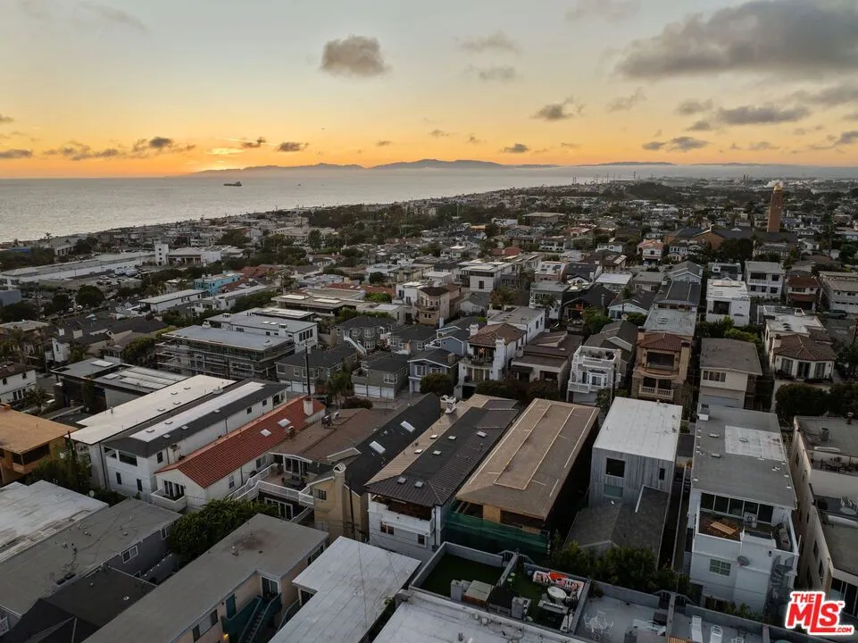 636 12th Street Manhattan Beach, CA 90266