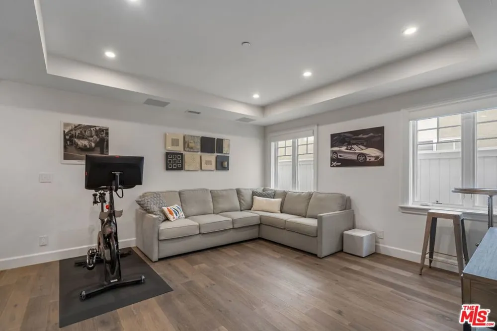 636 12th Street Manhattan Beach, CA 90266