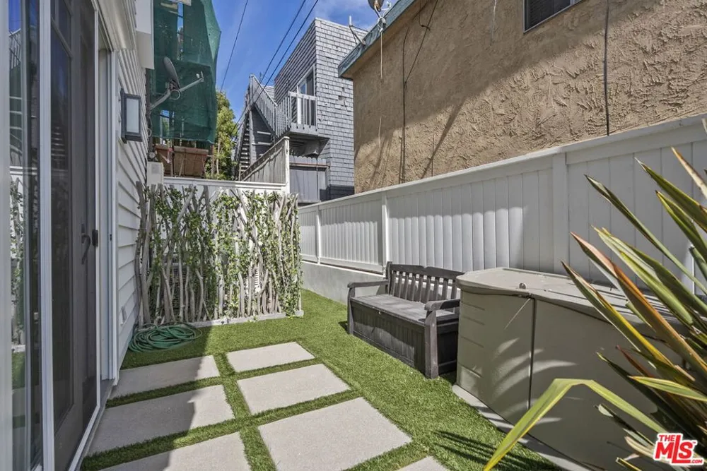 636 12th Street Manhattan Beach, CA 90266