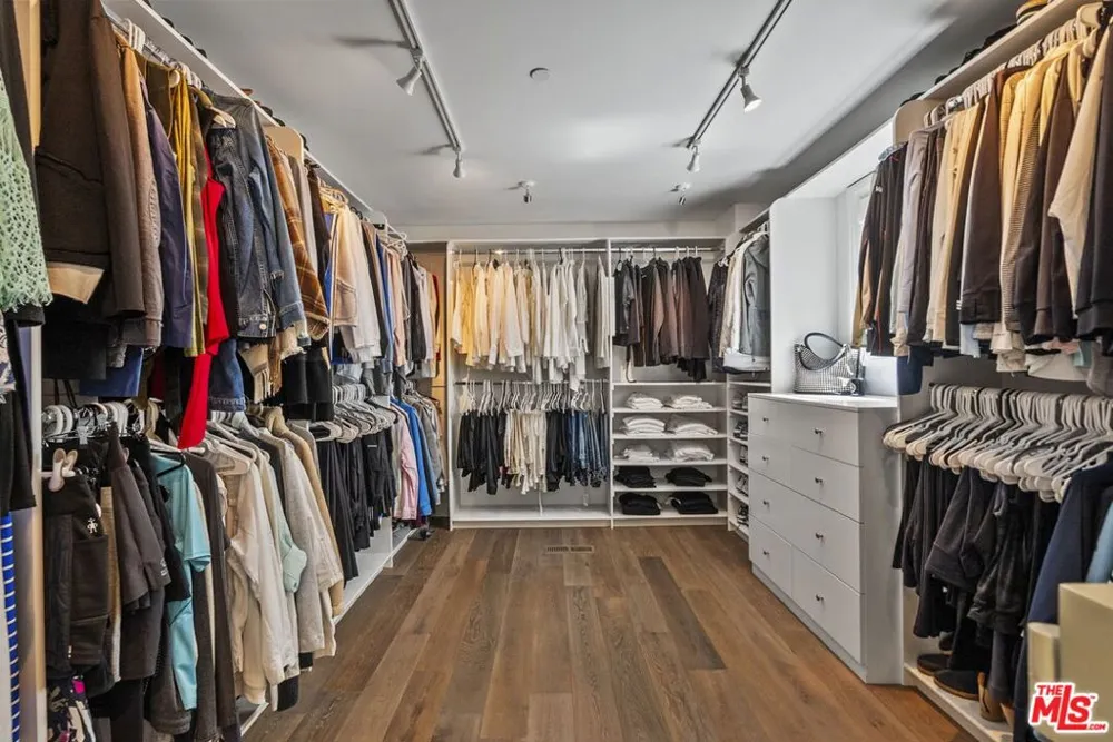 636 12th Street Manhattan Beach, CA 90266