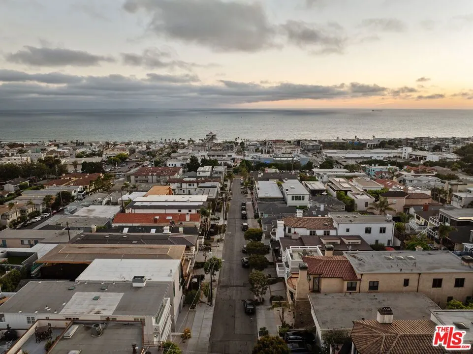 636 12th Street Manhattan Beach, CA 90266