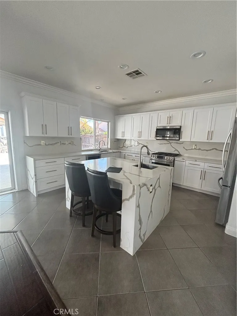 28212 Cranberry Menifee, CA 92585
